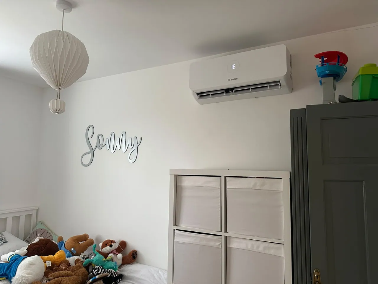 Bosch wall-mounted air conditioning in a child's bedroom