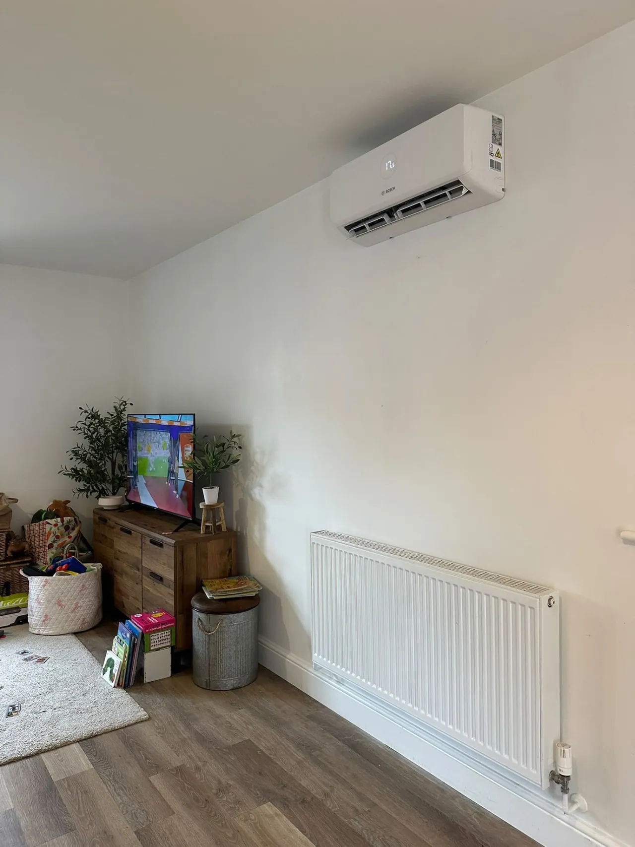 Bosch wall-mounted air conditioning in a living room